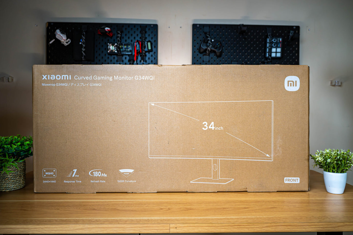 Xiaomi G34WQi 34″ 1440p UltraWide VA Curved Gaming Monitor (180Hz, 1ms, 21:9, HDMI/DP, AMD FreeSync, & 1500R Curve)