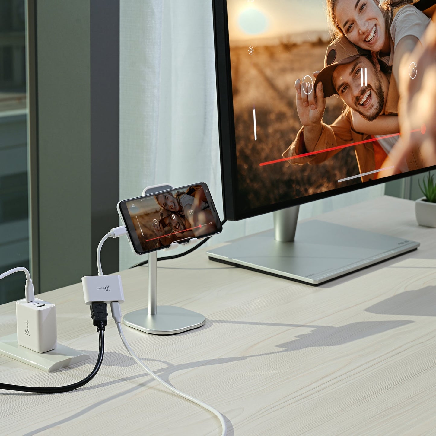 J5create USB-C to 4K HDMI Adapter with Power Delivery - JCA152
