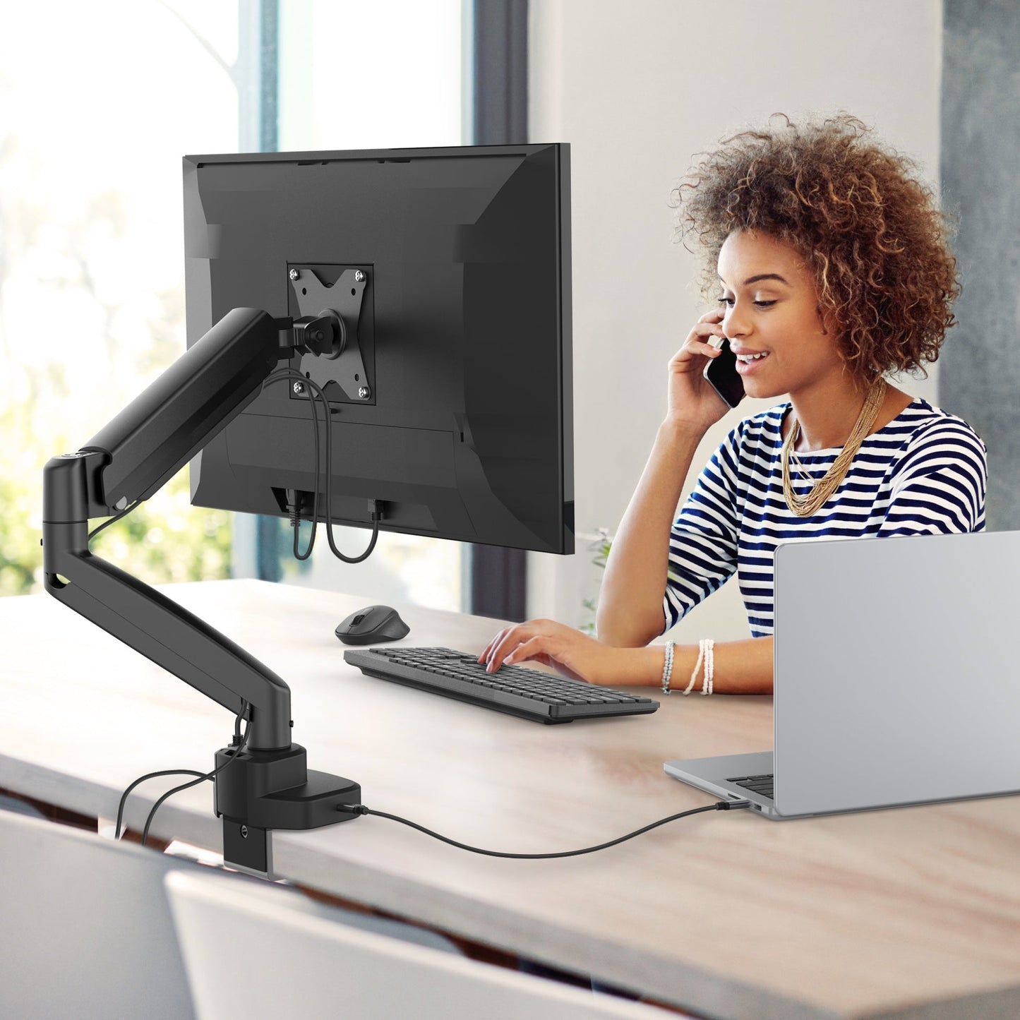 J5create Ergonomic Monitor Mount with Dock - JTSA301