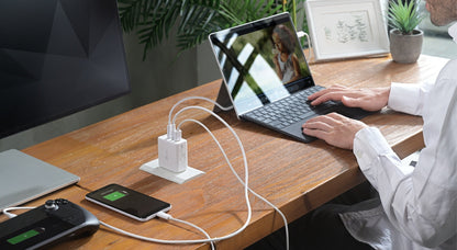 J5create 65W GaN USB-C® 3-Port Travel Charger with changeable AC plugs - JUP3565V