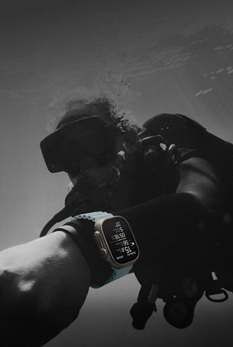 Apple Watch Ultra 2 2024 – 49mm Black Titanium with Dark Green Alpine Loop M